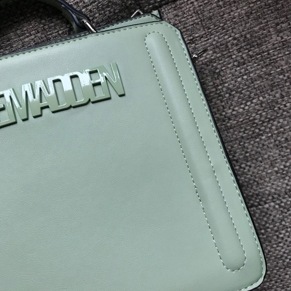 Steve Madden Evelyn / Bevelyn Mint Green Crossbody handbag - Picture 13 of 16
